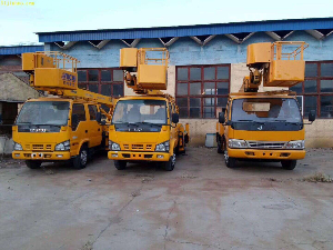 高空作業(yè)車